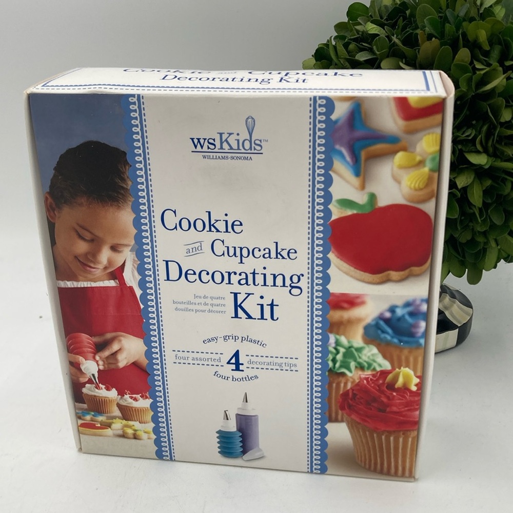 Williams Sonoma Kids Cookie and Cupcake Decorating Kit
